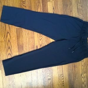 Lululemon Sz 12 On The Fly - Black. Missing tag
